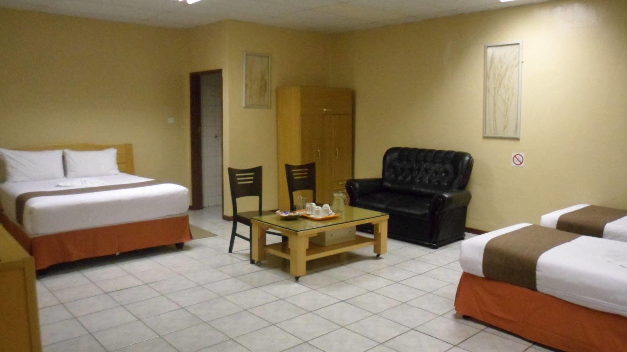 Centre Lodge Maun Exterior foto